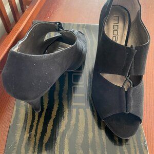 Moda Black Suede Open Toe Bootie Heel sz 8.5